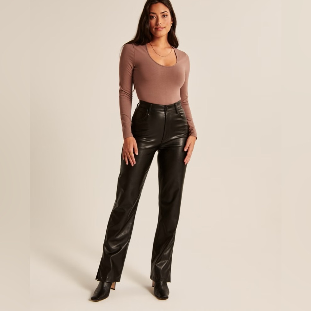 NWT Abercrombie 90s Straight Ultra High Rise Leather Pant 27/4